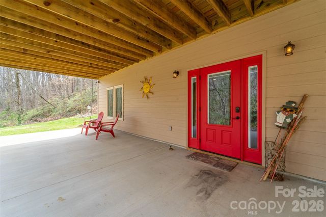 151 High Grove Parkway, Whittier, NC 28789