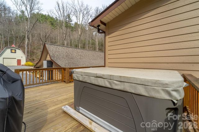 151 High Grove Parkway, Whittier, NC 28789