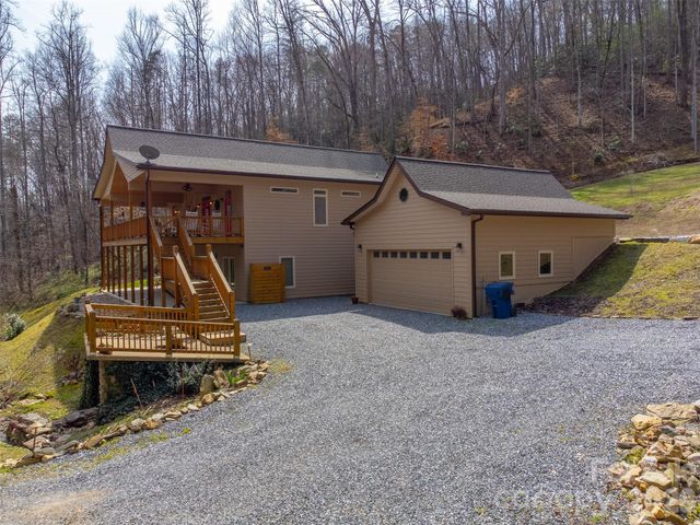 151 High Grove Parkway, Whittier, NC 28789