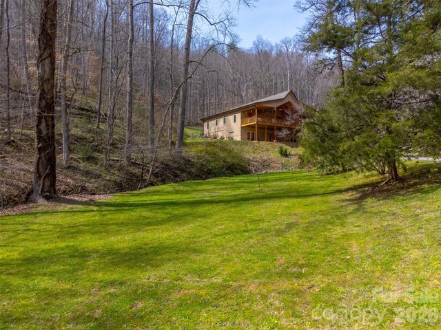 151 High Grove Parkway, Whittier, NC 28789