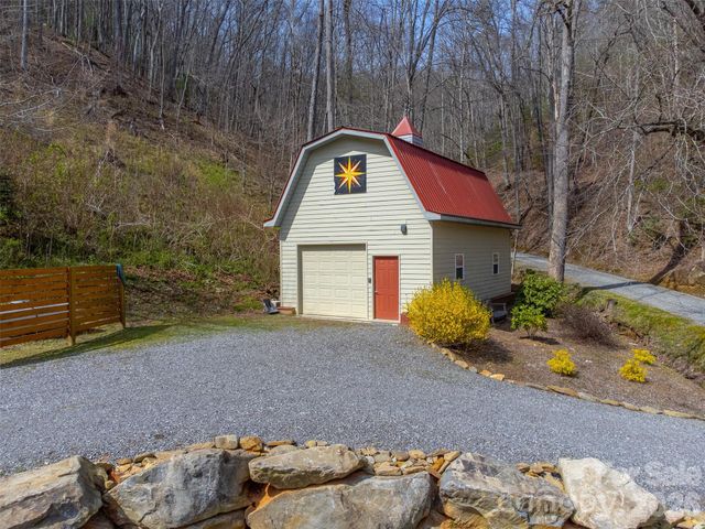 151 High Grove Parkway, Whittier, NC 28789