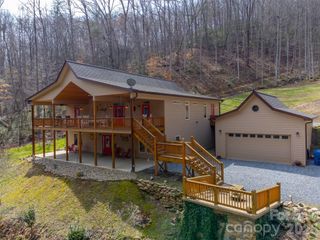 151 High Grove Parkway, Whittier, NC 28789