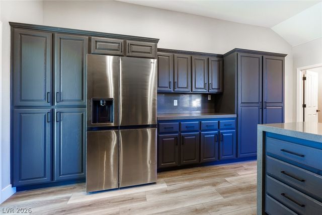 8185 Round Hills Circle, Las Vegas, NV 89113