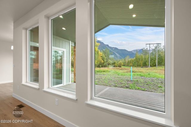 15056 E Alpine Circle, Palmer, AK 99645