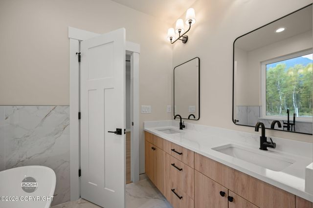 15056 E Alpine Circle, Palmer, AK 99645