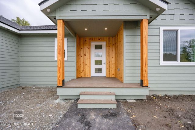 15056 E Alpine Circle, Palmer, AK 99645