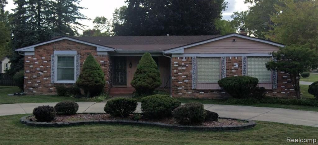 23801 Twining Drive, Southfield, MI 48075