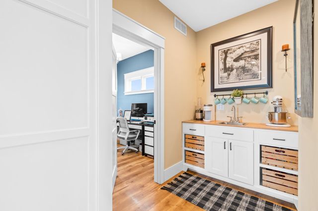 606 Venture Lane NE, Alexandria, MN 56308