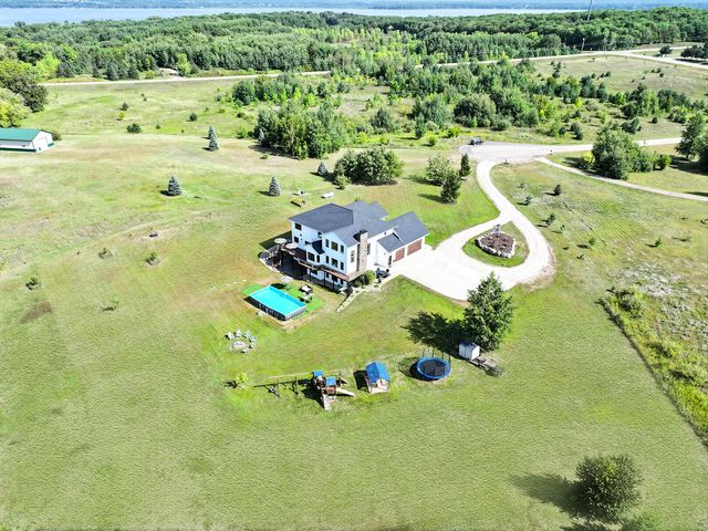 606 Venture Lane NE, Alexandria, MN 56308