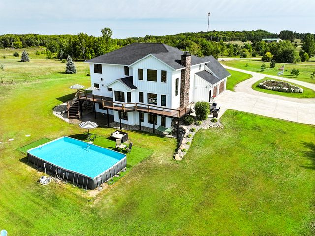 606 Venture Lane NE, Alexandria, MN 56308