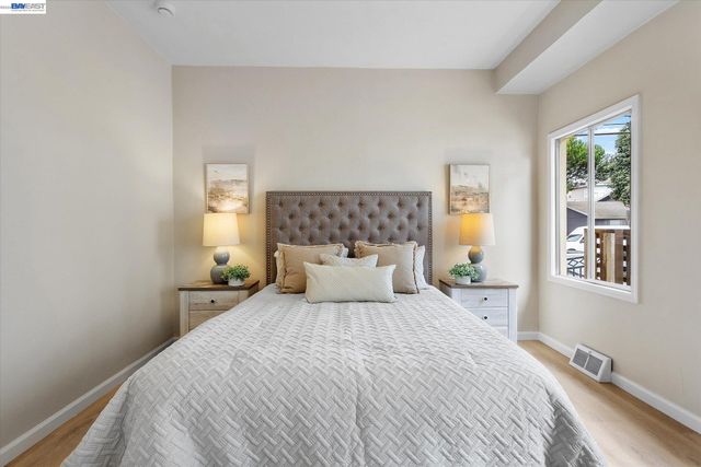 1410 PEARL ST., Alameda, CA 94501