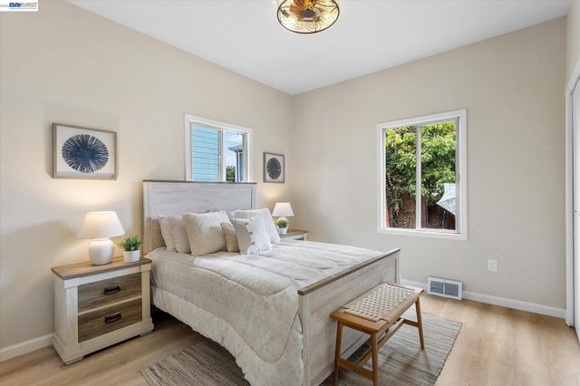 1410 PEARL ST., Alameda, CA 94501