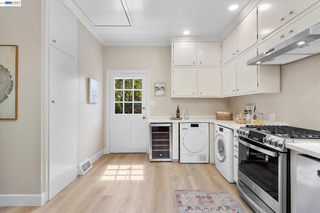 1410 PEARL ST., Alameda, CA 94501