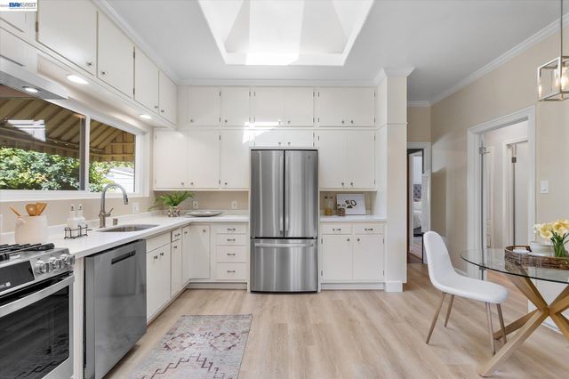 1410 PEARL ST., Alameda, CA 94501