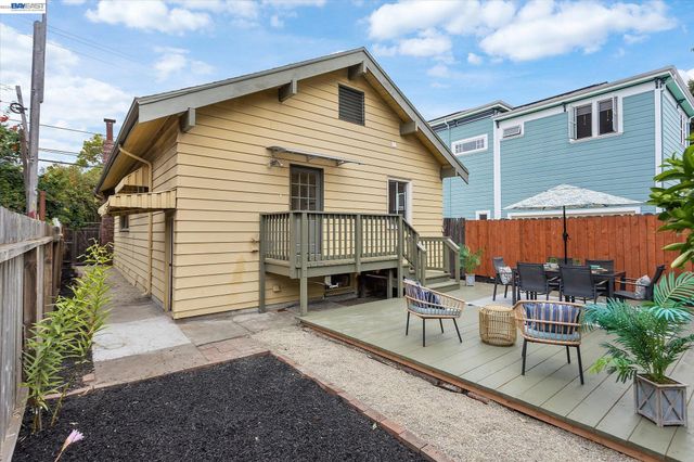 1410 PEARL ST., Alameda, CA 94501