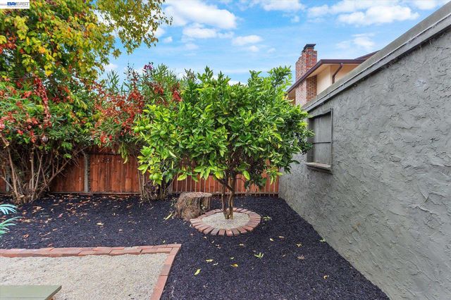1410 PEARL ST., Alameda, CA 94501