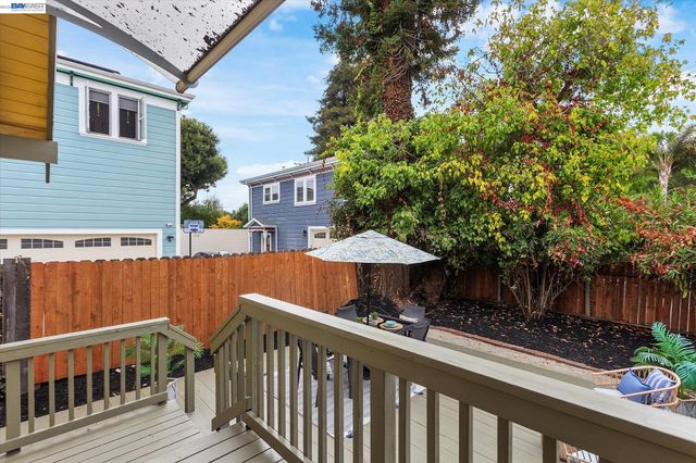 1410 PEARL ST., Alameda, CA 94501