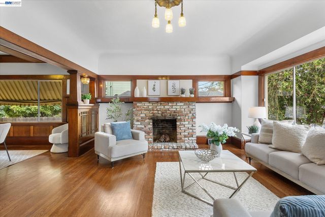 1410 PEARL ST., Alameda, CA 94501