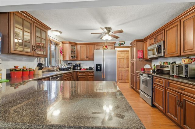 25 Vezina Drive, Killingly, CT 06239