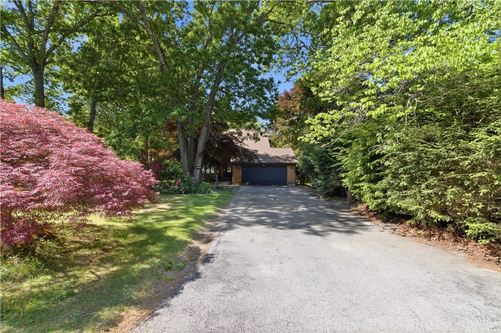 25 Vezina Drive, Killingly, CT 06239