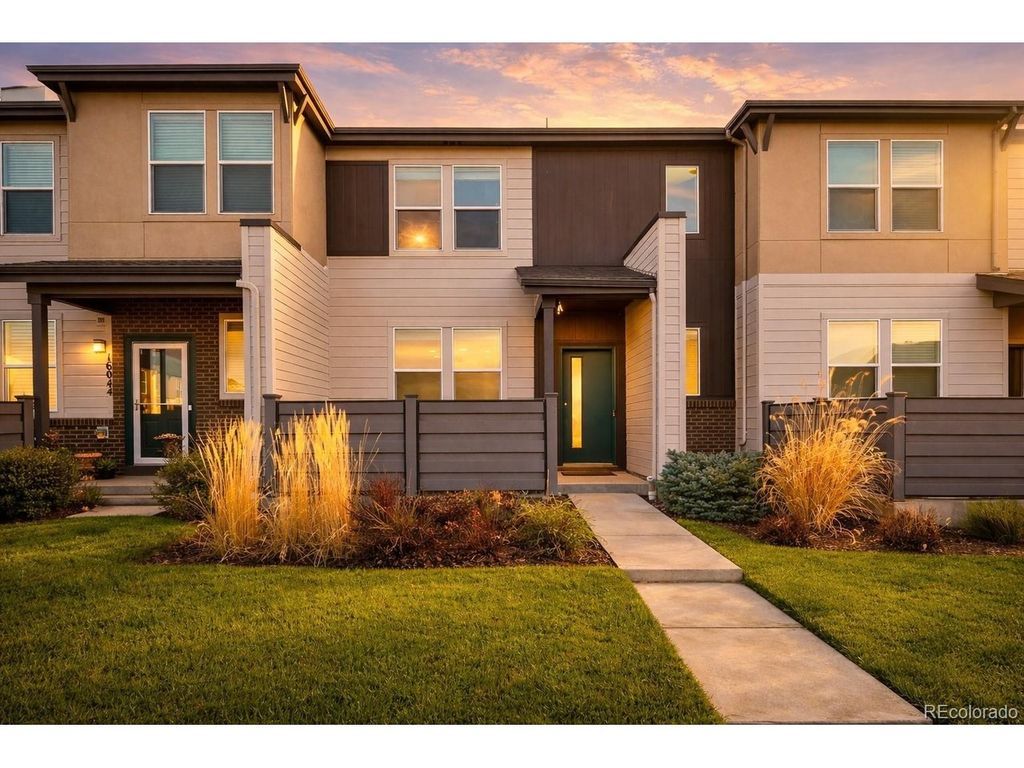 16036 E Warner Dr, Denver, CO 80239