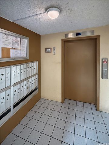 1617 Clark Street 404, Honolulu, HI 96822