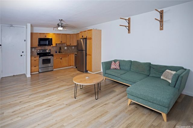 1617 Clark Street 404, Honolulu, HI 96822