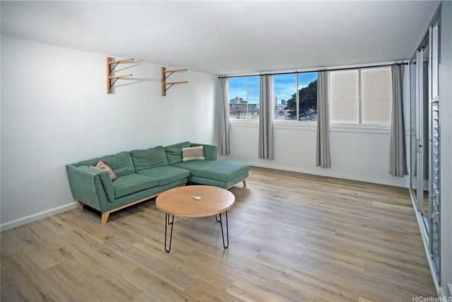 1617 Clark Street 404, Honolulu, HI 96822