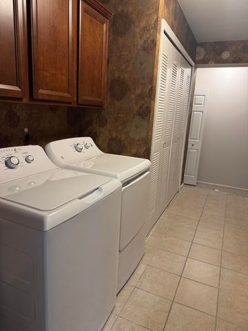 2260 Leighton Drive 68, Shelby Twp, MI 48317