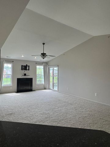 2260 Leighton Drive 68, Shelby Twp, MI 48317