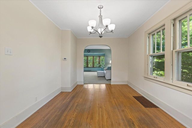 18905 W Linnie Lac PLACE, New Berlin, WI 53146