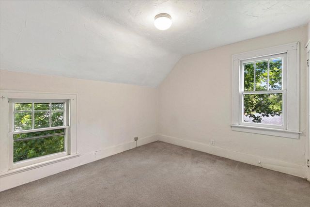 18905 W Linnie Lac PLACE, New Berlin, WI 53146
