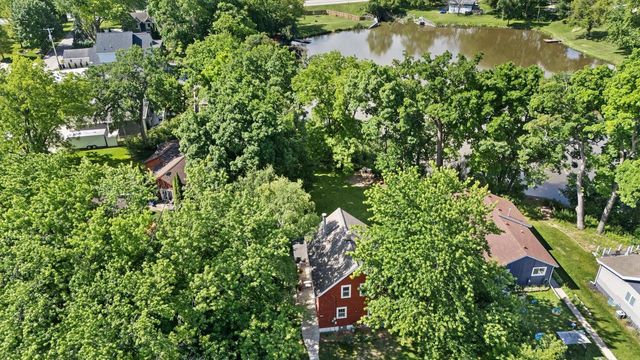 18905 W Linnie Lac PLACE, New Berlin, WI 53146