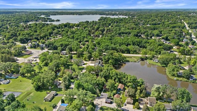 18905 W Linnie Lac PLACE, New Berlin, WI 53146