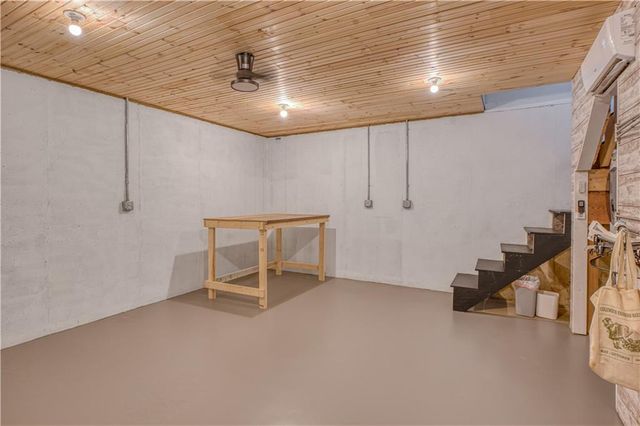 2523 SE Wyandotte Road, Columbus, KS 66725