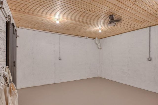 2523 SE Wyandotte Road, Columbus, KS 66725