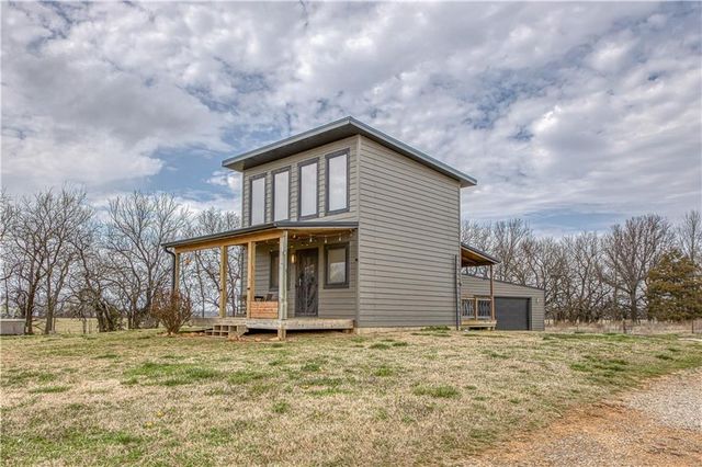 2523 SE Wyandotte Road, Columbus, KS 66725