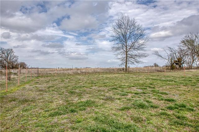 2523 SE Wyandotte Road, Columbus, KS 66725