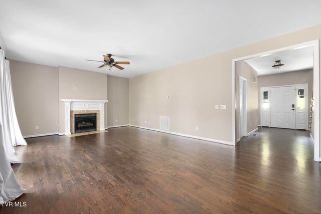 209 Glen Oaks Drive, Gray, TN 37615