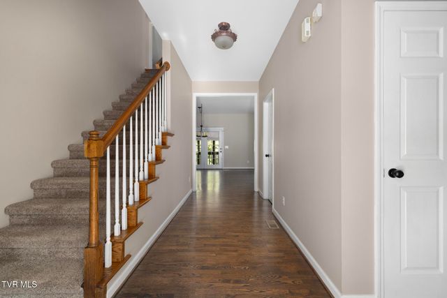 209 Glen Oaks Drive, Gray, TN 37615