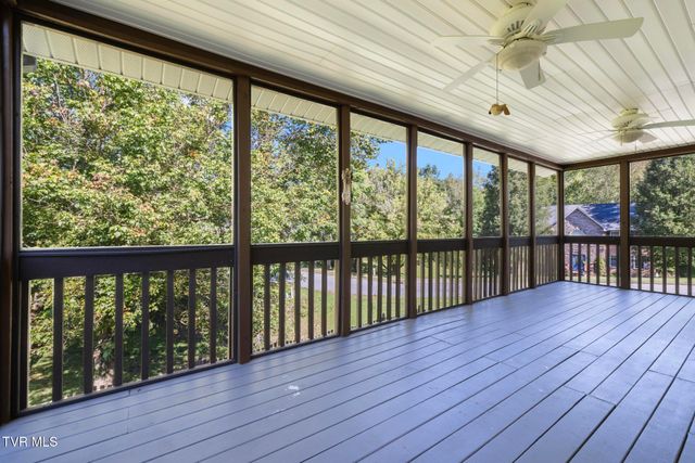 209 Glen Oaks Drive, Gray, TN 37615