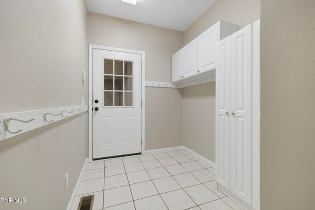 209 Glen Oaks Drive, Gray, TN 37615