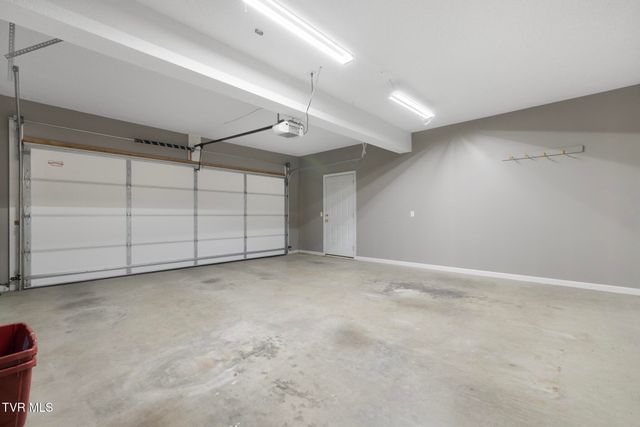 209 Glen Oaks Drive, Gray, TN 37615