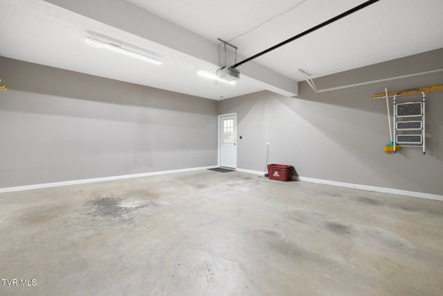 209 Glen Oaks Drive, Gray, TN 37615