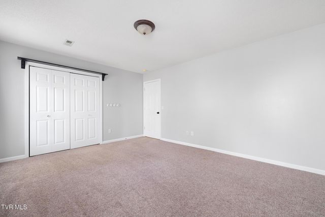 209 Glen Oaks Drive, Gray, TN 37615