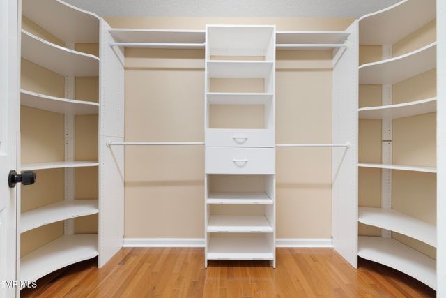 209 Glen Oaks Drive, Gray, TN 37615