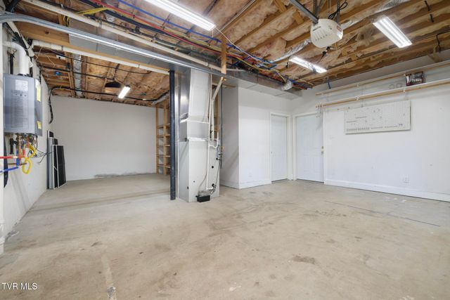 209 Glen Oaks Drive, Gray, TN 37615