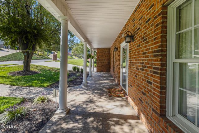 209 Glen Oaks Drive, Gray, TN 37615