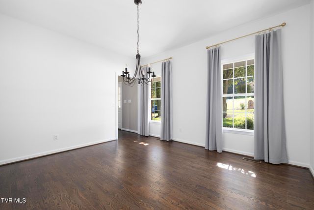 209 Glen Oaks Drive, Gray, TN 37615