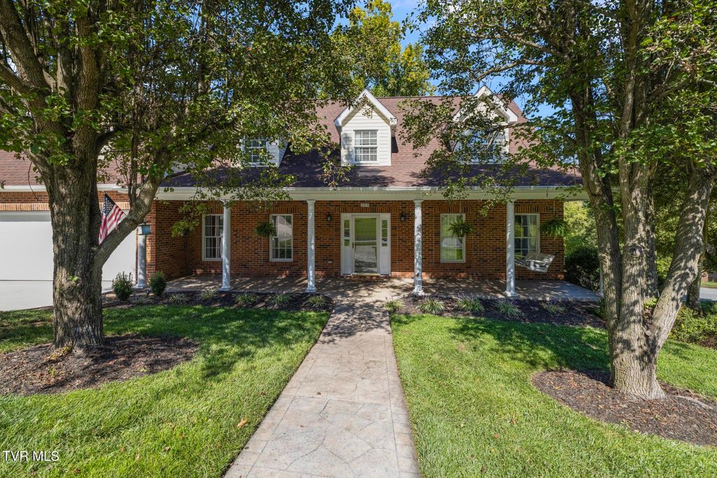 209 Glen Oaks Drive, Gray, TN 37615